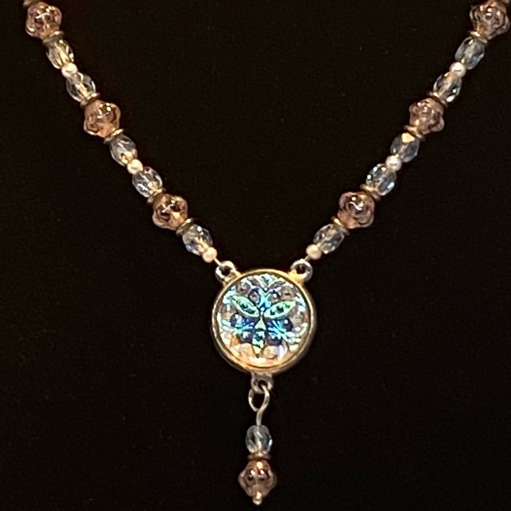 Vintage GB Collection Molded Iridescent Glass Pendant Necklace - Picture 2 of 6